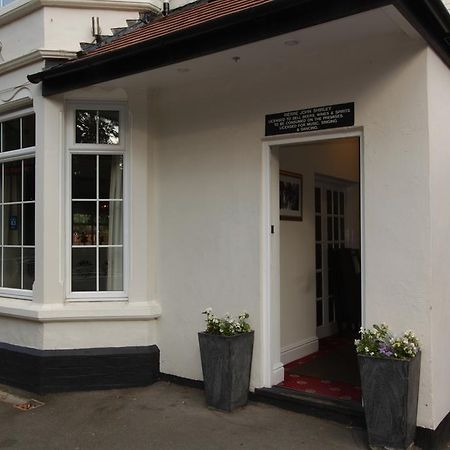 Abbey Grange Hotel 纽尼顿 外观 照片