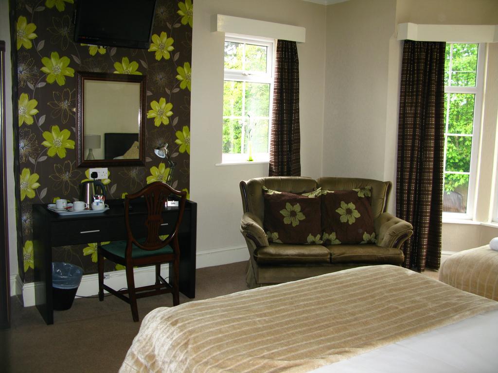 Abbey Grange Hotel 纽尼顿 客房 照片